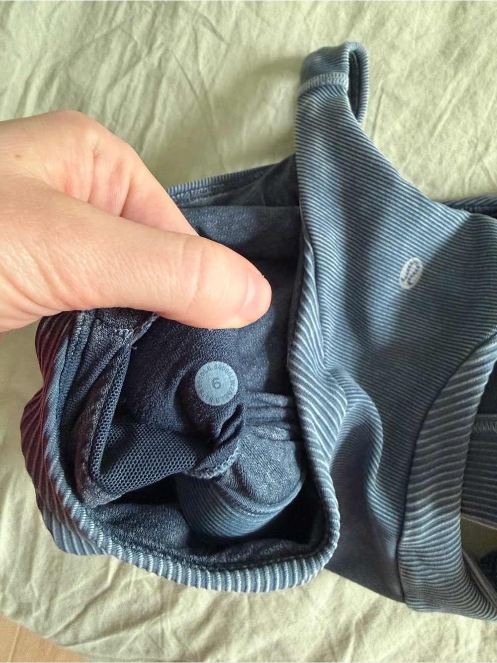 Women’s grey lululemon high neck sports bra - Picture 4 of 4